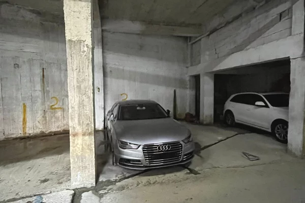 Business Property in Sale 4+1 in Tirana - 40,000 Euro