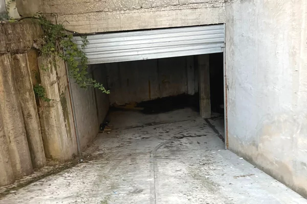 Business Property in Sale 4+1 in Tirana - 40,000 Euro