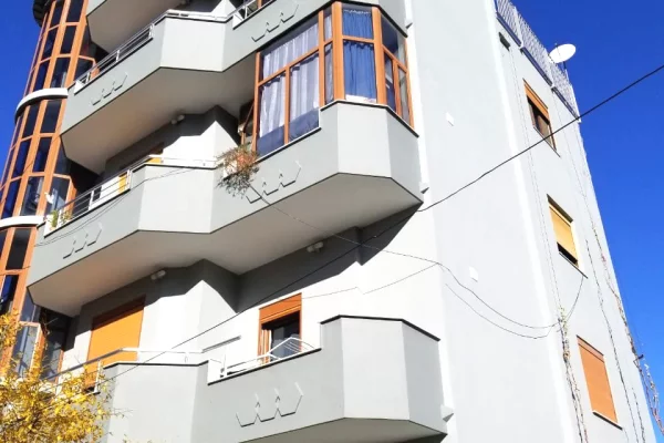 Shtepi ne shitje 7+1 ne Tirane - 730,000 Euro