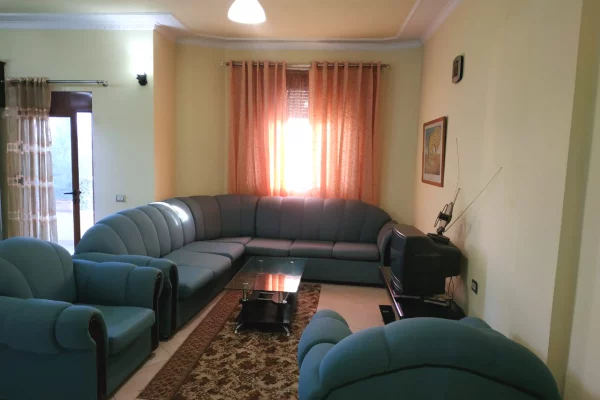 Shtepi ne shitje Vila Luksoze ne Tirane, 7+1, Mobilimi E mobiluar, Pagesa 730,000  Euro.