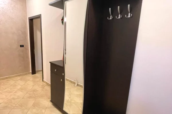 Shtepi me qera 2+1 ne Tirane - 750 Euro