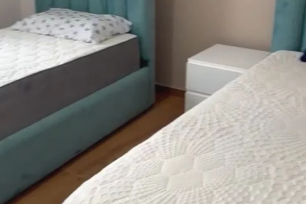 Shtepi me qera 2+1 ne Tirane - 400 Euro