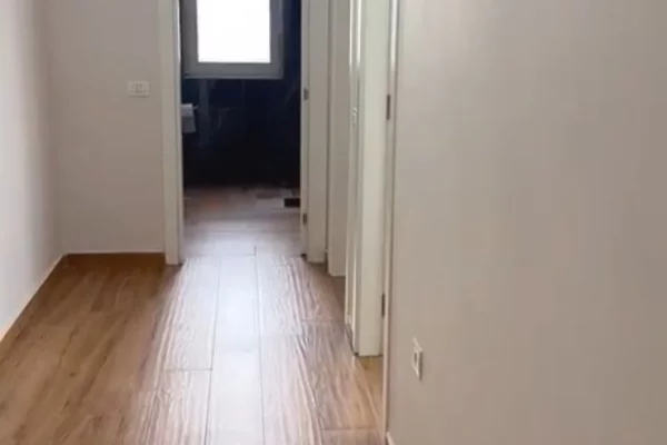 Shtepi me qera 2+1 ne Tirane - 400 Euro