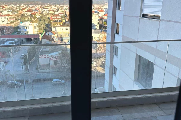 Shtepi ne shitje Apartament ne Tirane, 2+1, Mobilimi E mobiluar, Pagesa 110,000,000  Leke.