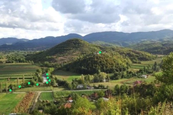 Truall ose Toke 2+1 ne Tirane - 72,000 Euro