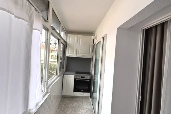 Shtepi me qera Apartament ne Tirane, 2+1, Mobilimi E mobiluar, Pagesa 800  Euro.