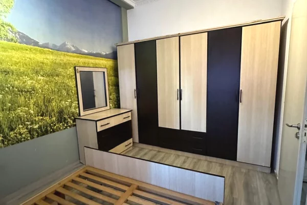 Shtepi me qera Penthose(kati i fundit panoramik) ne Tirane, 1+1, Mobilimi E mobiluar, Pagesa 30,000  Leke.