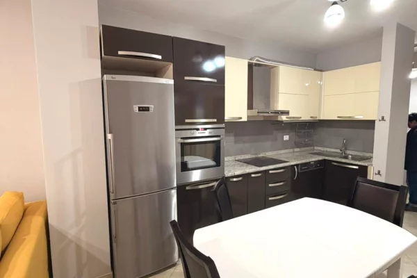 Shtepi me qera Apartament ne Tirane, 2+1, Mobilimi E mobiluar, Pagesa 650  Euro.