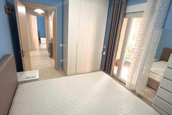 Shtepi me qera 2+1 ne Tirane - 650 Euro