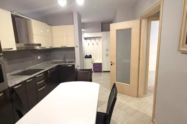 Shtepi me qera 2+1 ne Tirane - 650 Euro