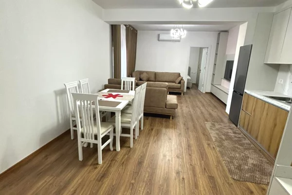 Shtepi me qera 2+1 ne Tirane - 80,000 Leke