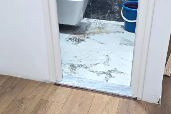 Shtepi ne shitje Apartament ne Tirane, 2+1, Mobilimi Bosh, pa mobiluar, Pagesa 218,000  Euro.