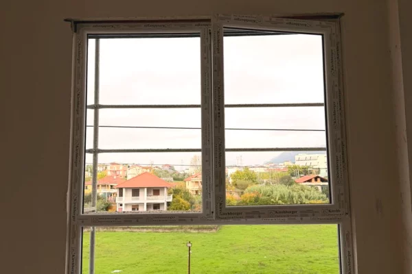 Shtepi ne shitje Apartament ne Tirane, 2+1, Mobilimi Bosh, pa mobiluar, Pagesa 125,000  Euro.