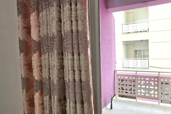 Shtepi me qera Apartament ne Tirane, 1+1, Mobilimi E mobiluar, Pagesa 500  Euro.