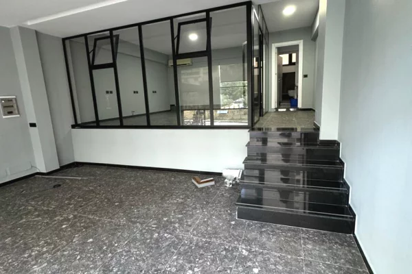 Business Property for Rent 1+1 in Tirana - 80,000 Leke