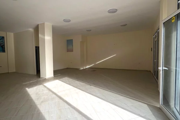 Ambient biznesi me qera 1+1 ne Tirane - 1,000 Euro