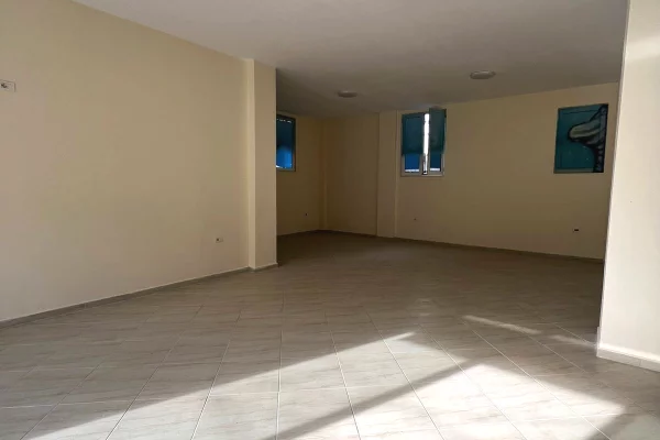Ambient biznesi me qera 1+1 ne Tirane - 1,000 Euro