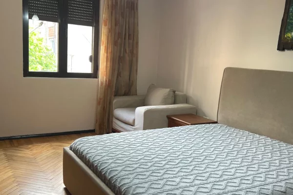 Shtepi me qera Apartament ne Tirane, 2+1, Mobilimi E mobiluar, Pagesa 700  Euro.
