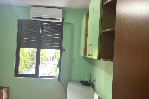 Shtepi me qera Apartament ne Tirane, 2+1, Mobilimi E mobiluar, Pagesa 700  Euro.