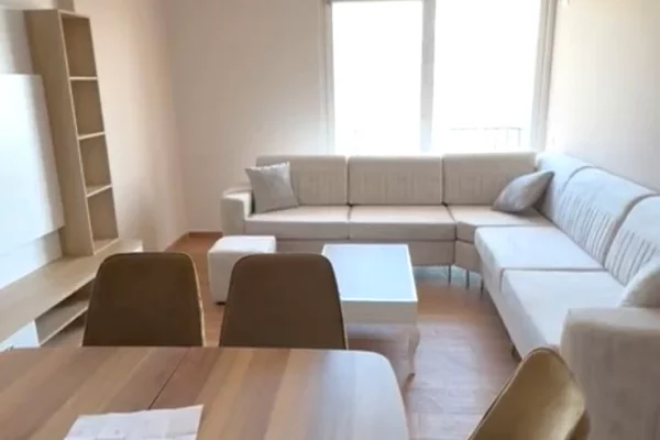 Shtepi me qera 1+1 ne Tirane - 35,000 Leke