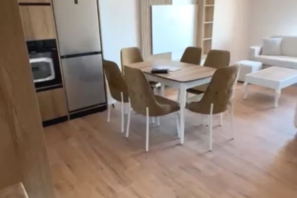 Shtepi me qera 1+1 ne Tirane - 35,000 Leke