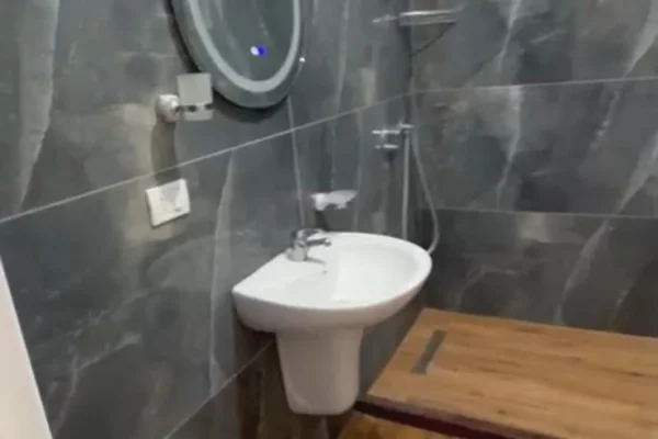 Shtepi me qera 1+1 ne Tirane - 35,000 Leke