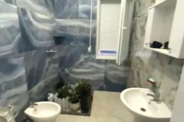 Shtepi me qera Apartament ne Tirane, 3+1, Mobilimi E mobiluar, Pagesa 450  Euro.