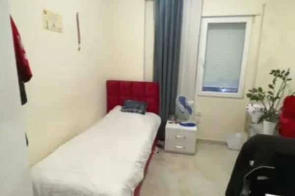 Shtepi me qera Apartament ne Tirane, 3+1, Mobilimi E mobiluar, Pagesa 450  Euro.