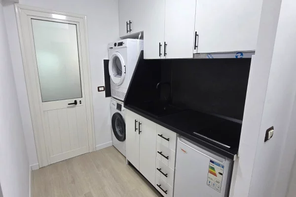 Shtepi me qera Apartament ne Tirane, Garsoniere, Mobilimi E mobiluar, Pagesa 500  Euro.