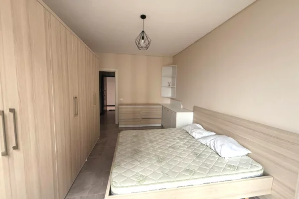 Shtepi me qera Apartament ne Tirane, 1+1, Mobilimi E mobiluar, Pagesa 450  Euro.