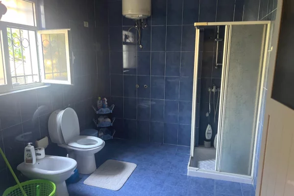 Shtepi me qera Apartament ne Tirane, 1+1, Mobilimi E mobiluar, Pagesa 35,000  Leke.