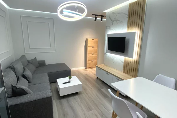 Shtepi me qera Apartament ne Tirane, 1+1, Mobilimi E mobiluar, Pagesa 550  Euro.