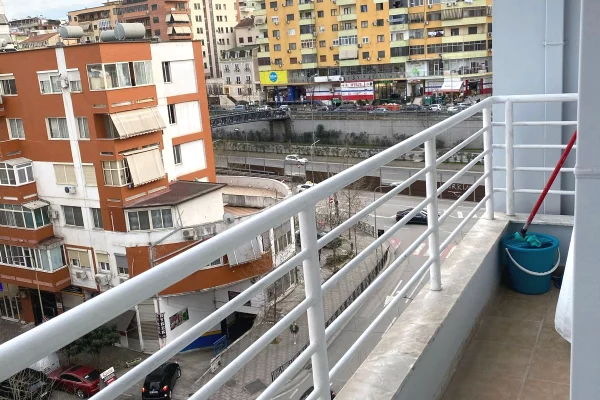 Shtepi me qera Apartament ne Tirane, 1+1, Mobilimi E mobiluar, Pagesa 550  Euro.