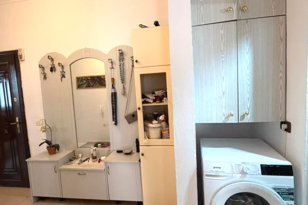 Shtepi ne shitje Apartament ne Tirane, 2+1, Mobilimi E mobiluar, Pagesa 198,000  Euro.