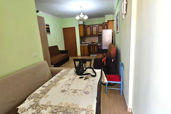 Shtepi ne shitje Apartament ne Durres, 1+1, Mobilimi E mobiluar, Pagesa 80,000  Euro.