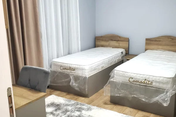 Shtepi me qera Apartament ne Tirane, 2+1, Mobilimi E mobiluar, Pagesa 130,000  Leke.