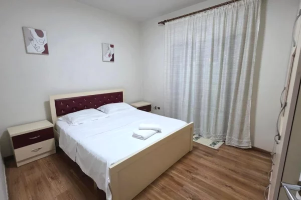 Shtepi me qera 1+1 ne Tirane - 43,000 Leke