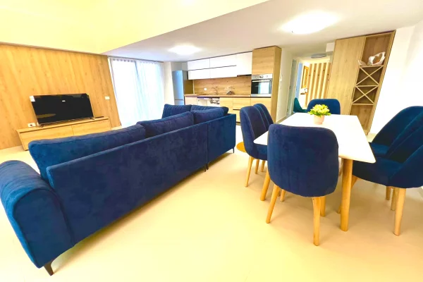 Shtepi me qera 3+1 ne Tirane - 1,400 Euro