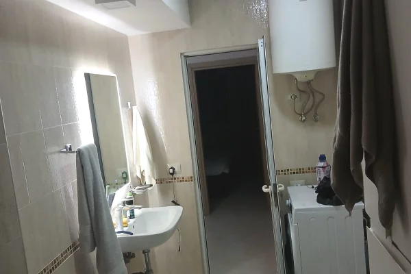 Shtepi ne shitje Apartament ne Tirane, 1+1, Mobilimi E mobiluar, Pagesa 125,000  Euro.