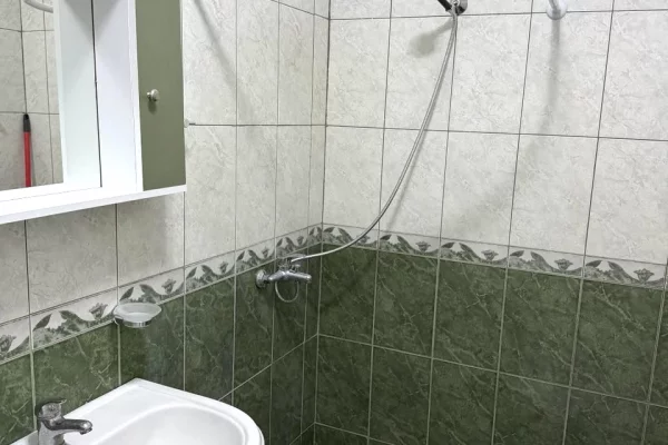 Shtepi me qera 2+1 ne Tirane - 450 Euro