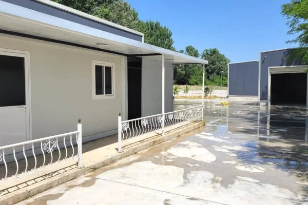 Ambiente Commerciale in Affitto 4+1 a Tirana - 1,700 Euro