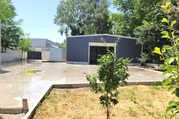 Ambiente Commerciale in Affitto 4+1 a Tirana - 1,700 Euro