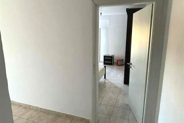 Shtepi me qera Apartament ne Tirane, 1+1, Mobilimi E mobiluar, Pagesa 350  Euro.