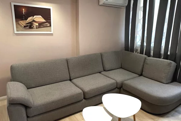 Shtepi me qera 1+1 ne Tirane - 900 Euro
