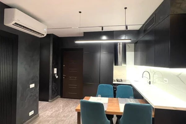 Shtepi me qera 2+1 ne Tirane - 1,300 Euro