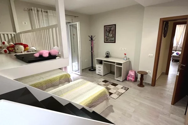 Shtepi me qera Apartament ne Tirane, 2+1, Mobilimi E mobiluar, Pagesa 50,000  Leke.