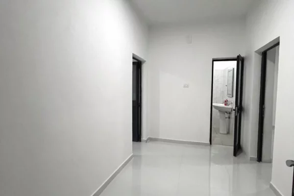 Shtepi me qera Shtepi Private ne Tirane, 2+1, Mobilimi Bosh, pa mobiluar, Pagesa 800  Euro.