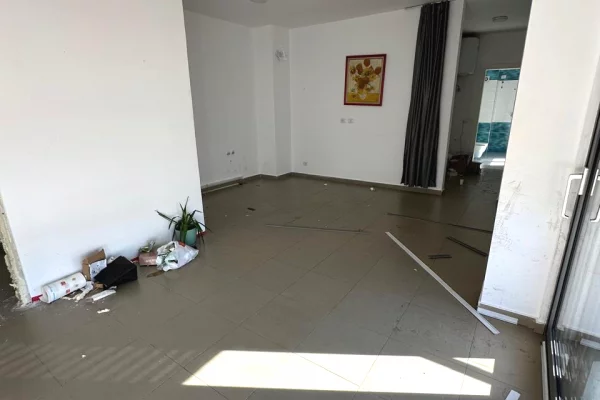 Shtepi me qera Apartament ne Tirane, 1+1, Mobilimi Bosh, pa mobiluar, Pagesa 1,000  Euro.