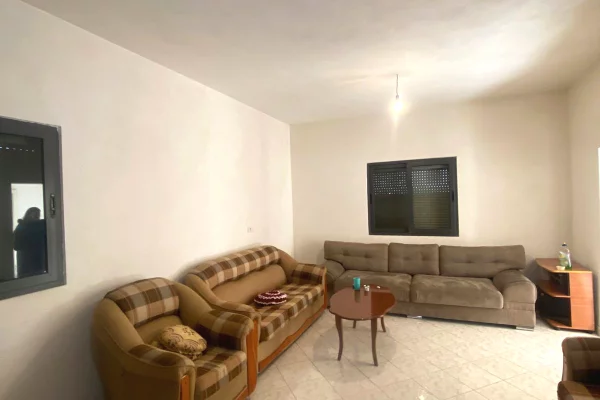 Shtepi me qera 2+1 ne Tirane - 330 Euro