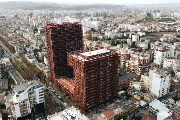 Shtepi me qera 2+1 ne Tirane - 2,000 Euro